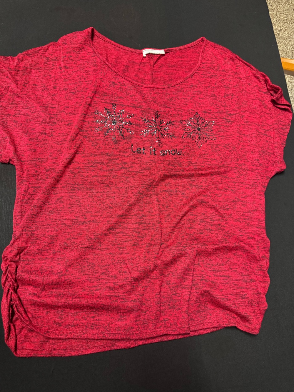 Rue21 Red Heathered Snowflake Graphic Long Sleeve Tee
